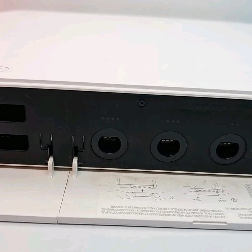 Nintendo Wii RVL-001 Console Gamecube With Cables, Sensor, Controller Etc - Picture 5 of 16